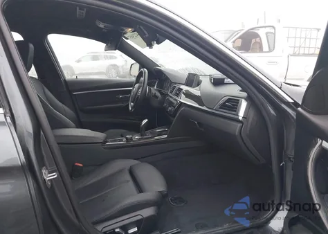 2017 BMW 330I z USA, uszkodzony, nr VIN WBA8B9G5XHNU09783